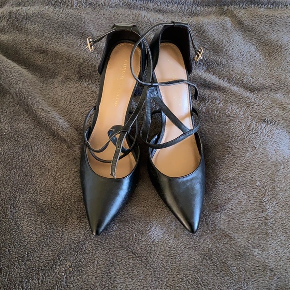 Black Pumps - Picture 3 of 4